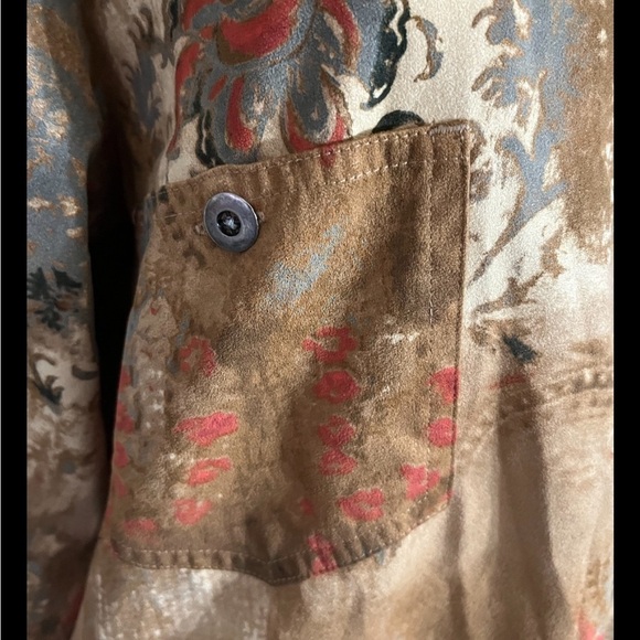 Chico’s 2  Button Front Fall Colored Top Medium - Picture 6 of 11